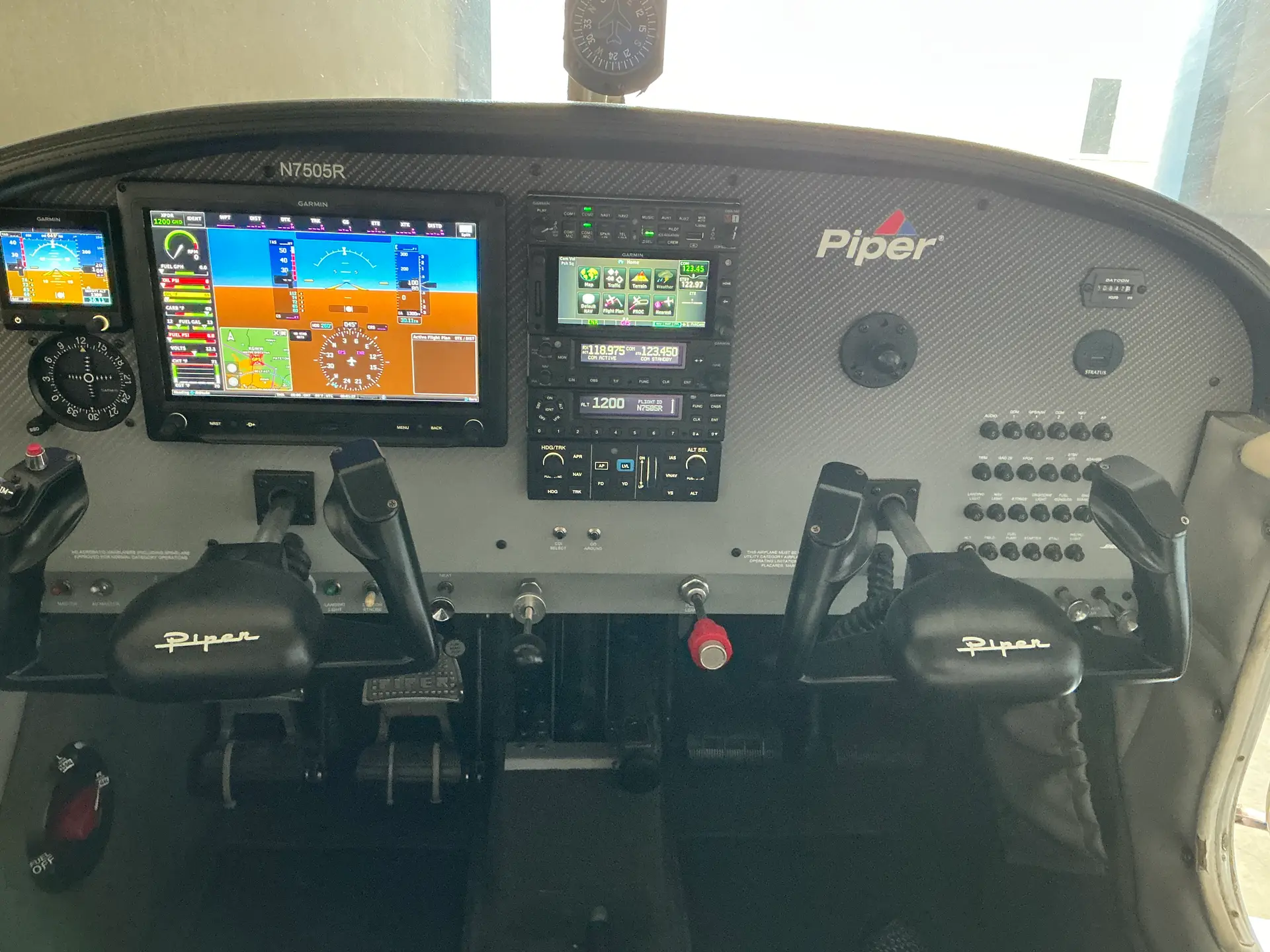 Advanced digital flight displays inside N7505R training aircraft