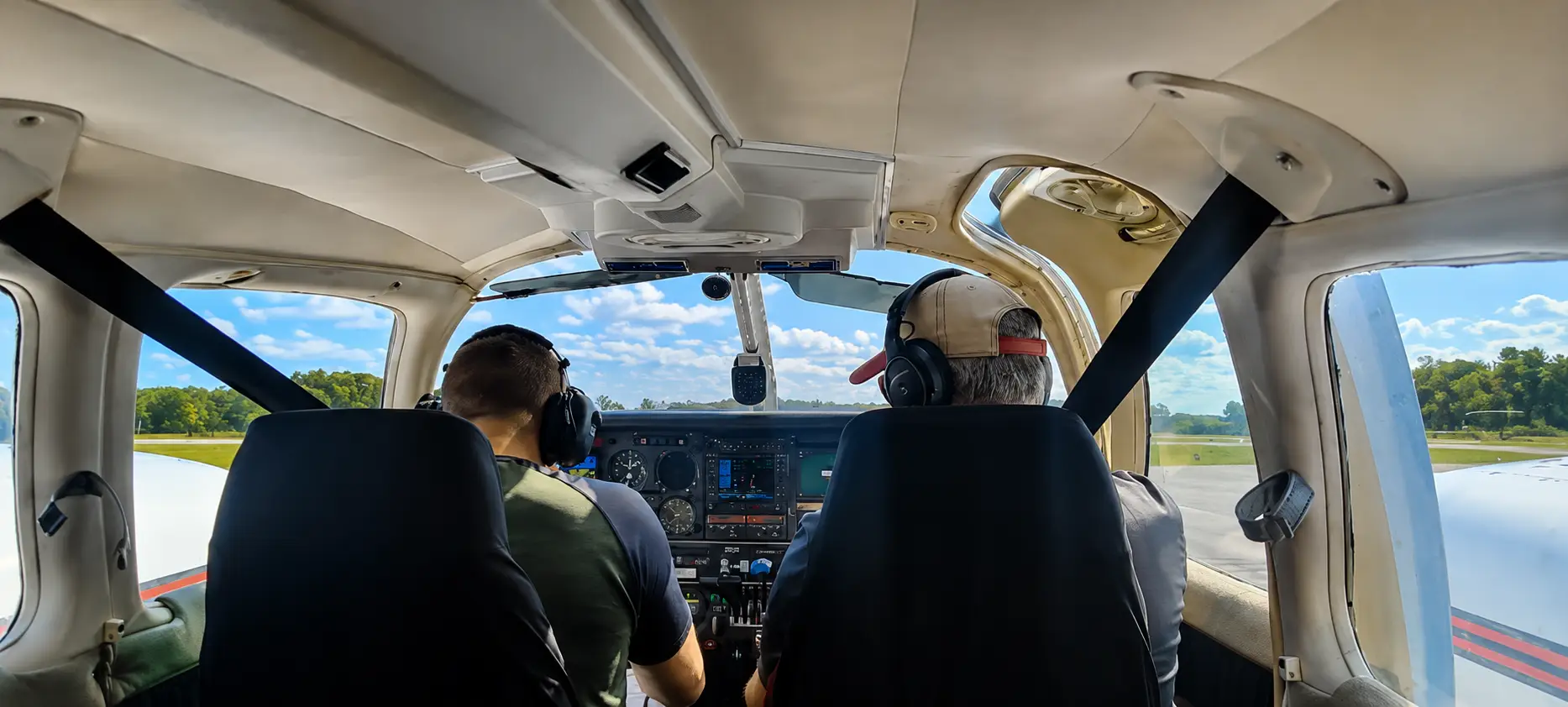 Training aircraft in flight
