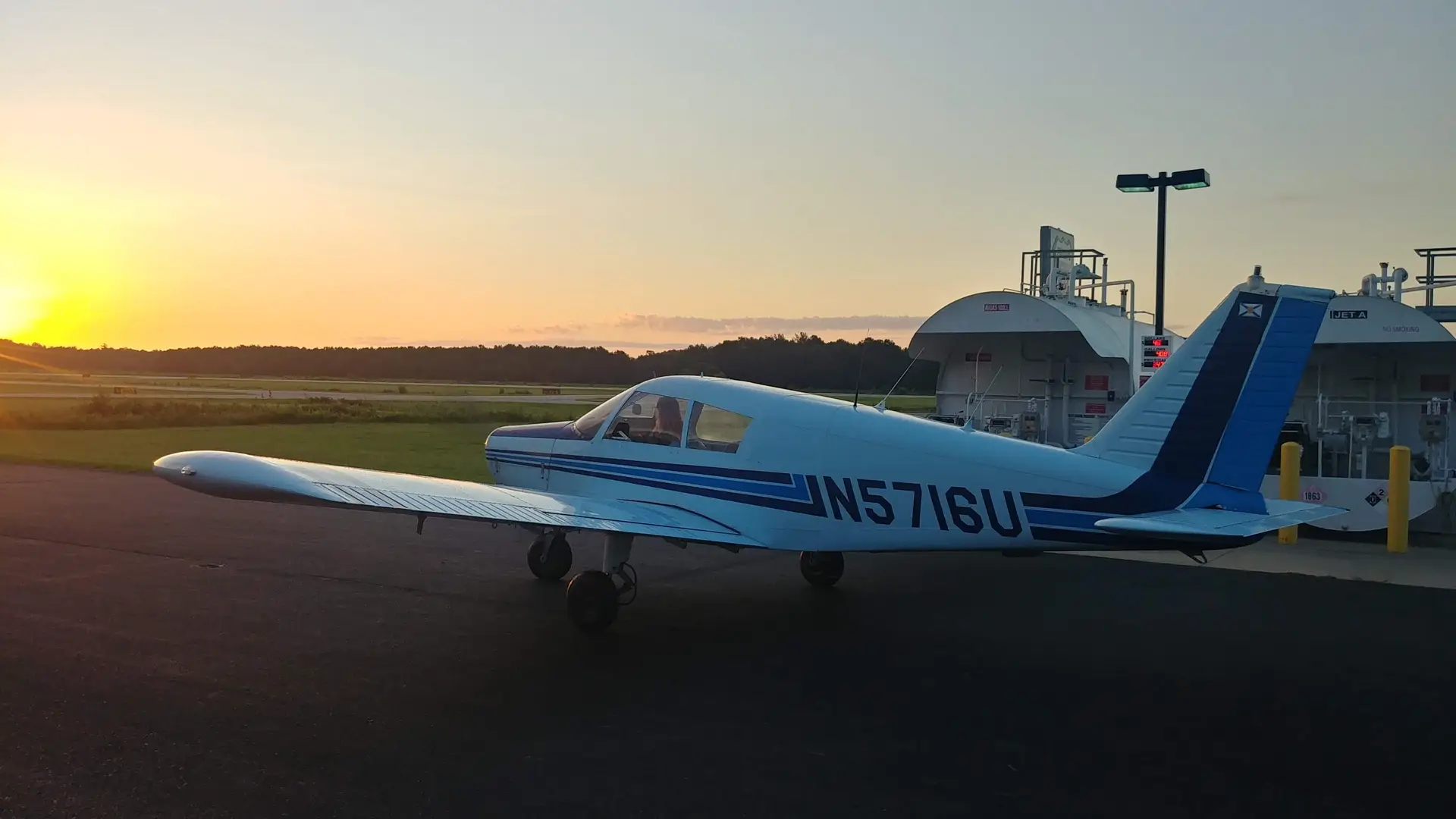 Discovery Flight Near Wayne Executive Jetport KGWW: Start Here in 2026