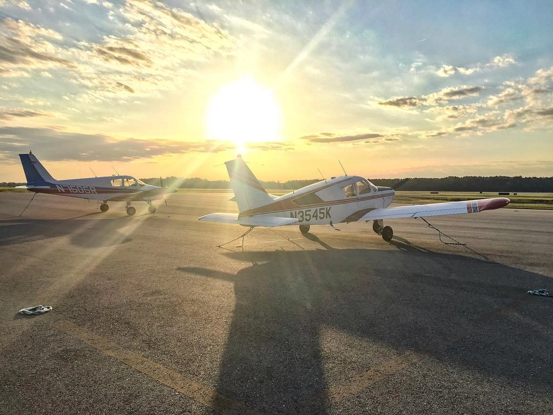 Training at a Towered vs. Non-Towered Airport: What Airlines Prefer | M2A Aviation Academy