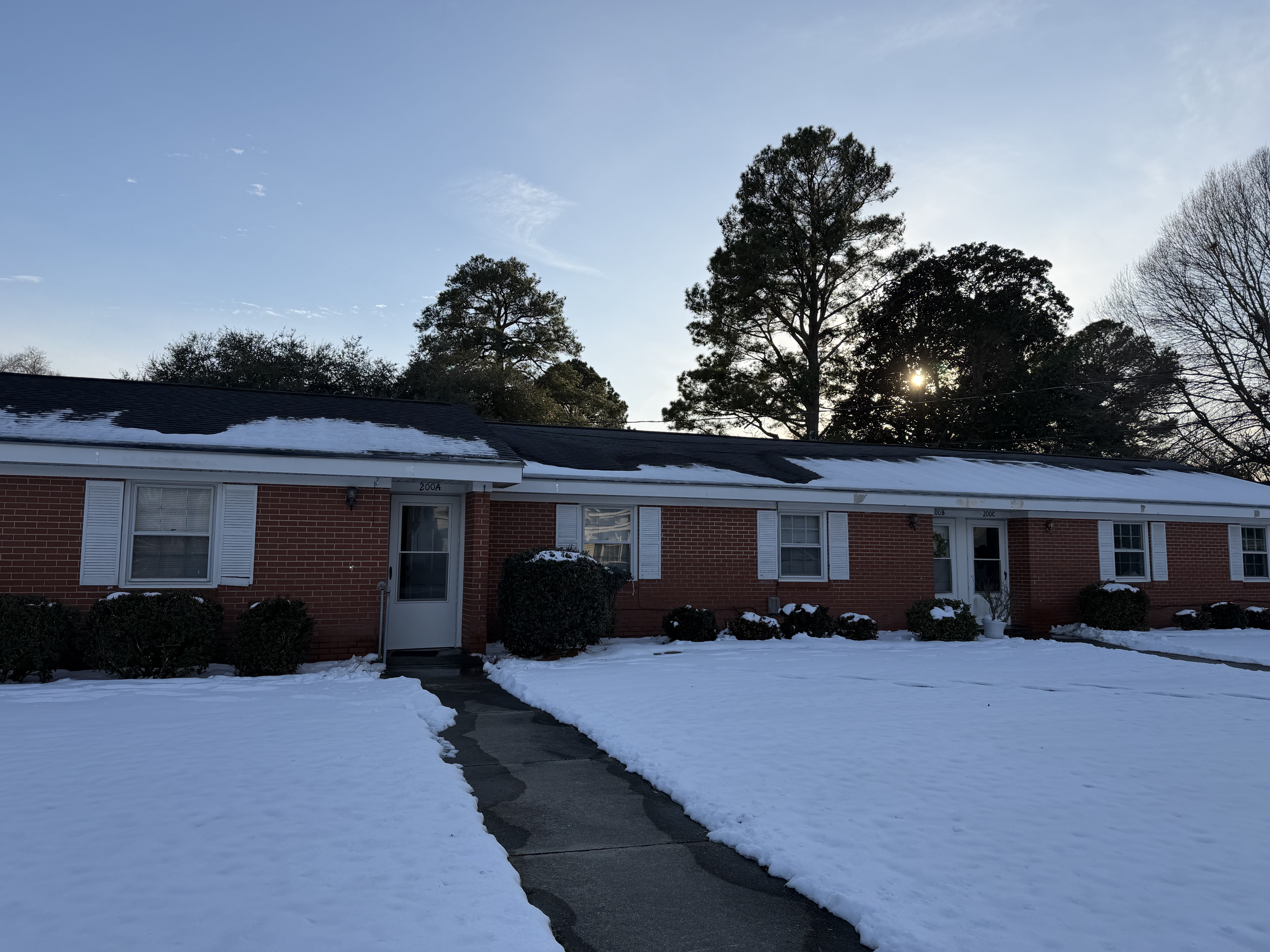 Exterior view of M2A Aviation Academy student housing near Goldsboro North Carolina